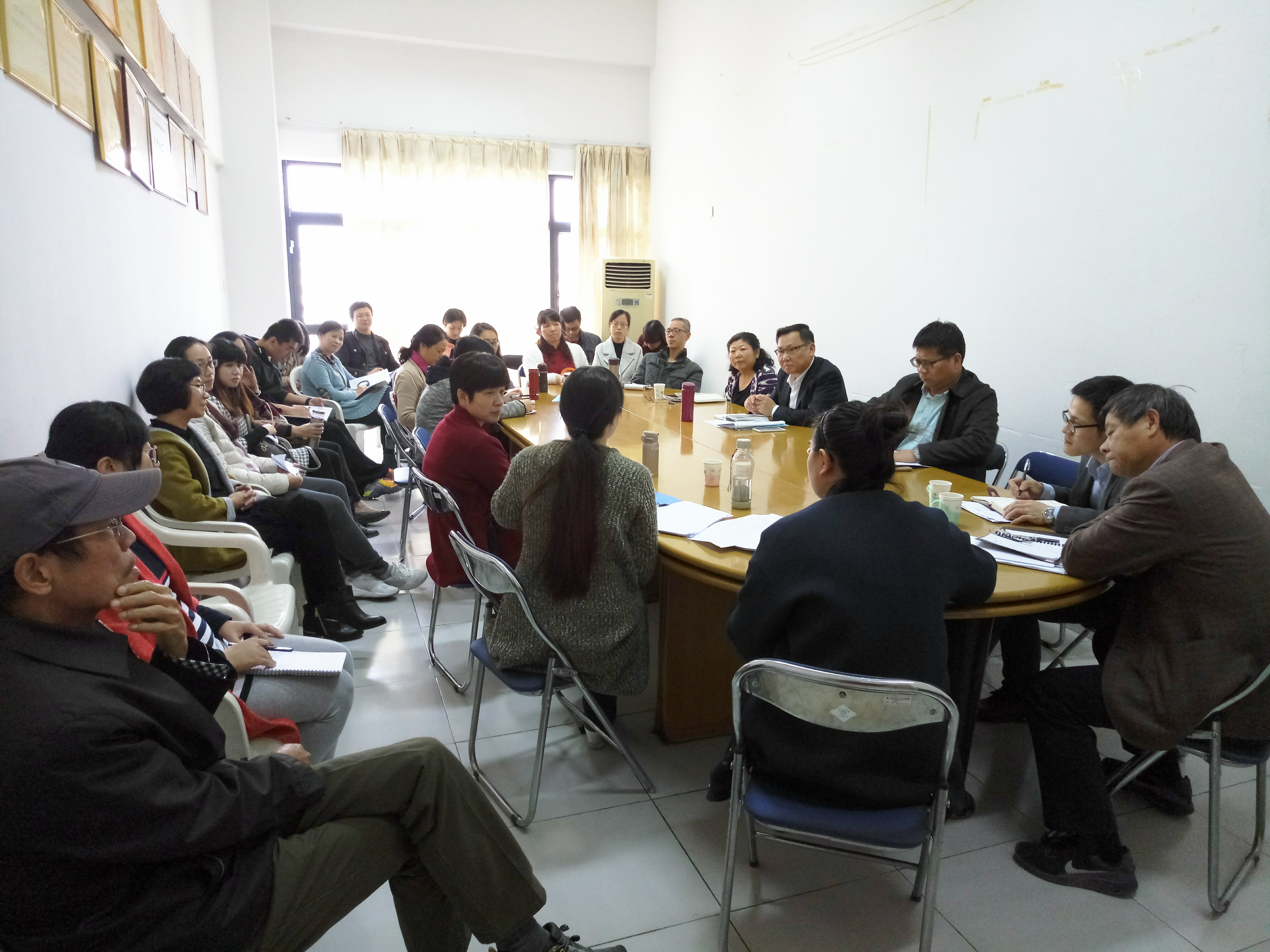 学院领导班子到思政部开展“学院领导班子成员下基层宣讲十八届六中全会精神”活动