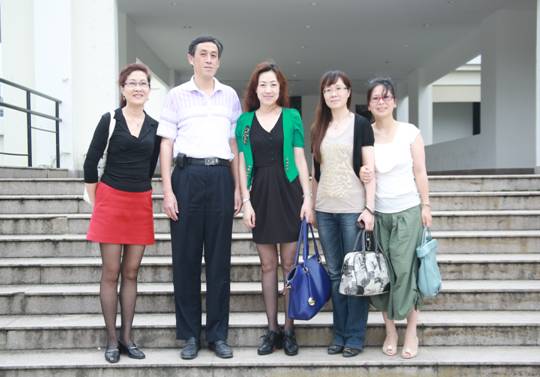 资深健康节目主持人翁进莅临我院讲学