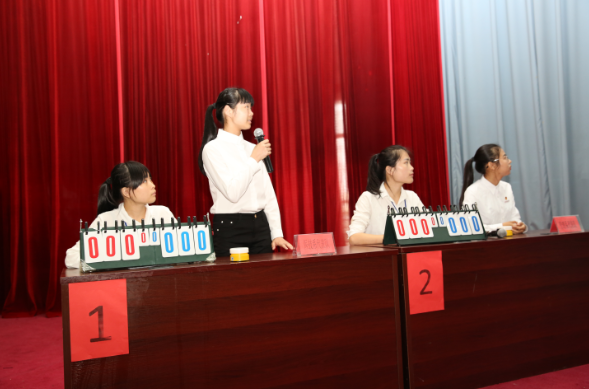 我院举办首届大学生学习马克思主义理论“一‘马’当先”知识竞赛