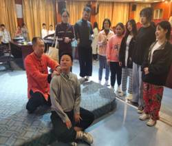 为师生推拿治疗1