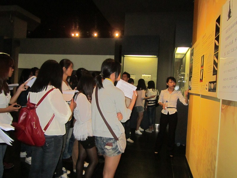 昙石山文化博物馆义务讲解队培训之一：听取专业讲解与分组培训