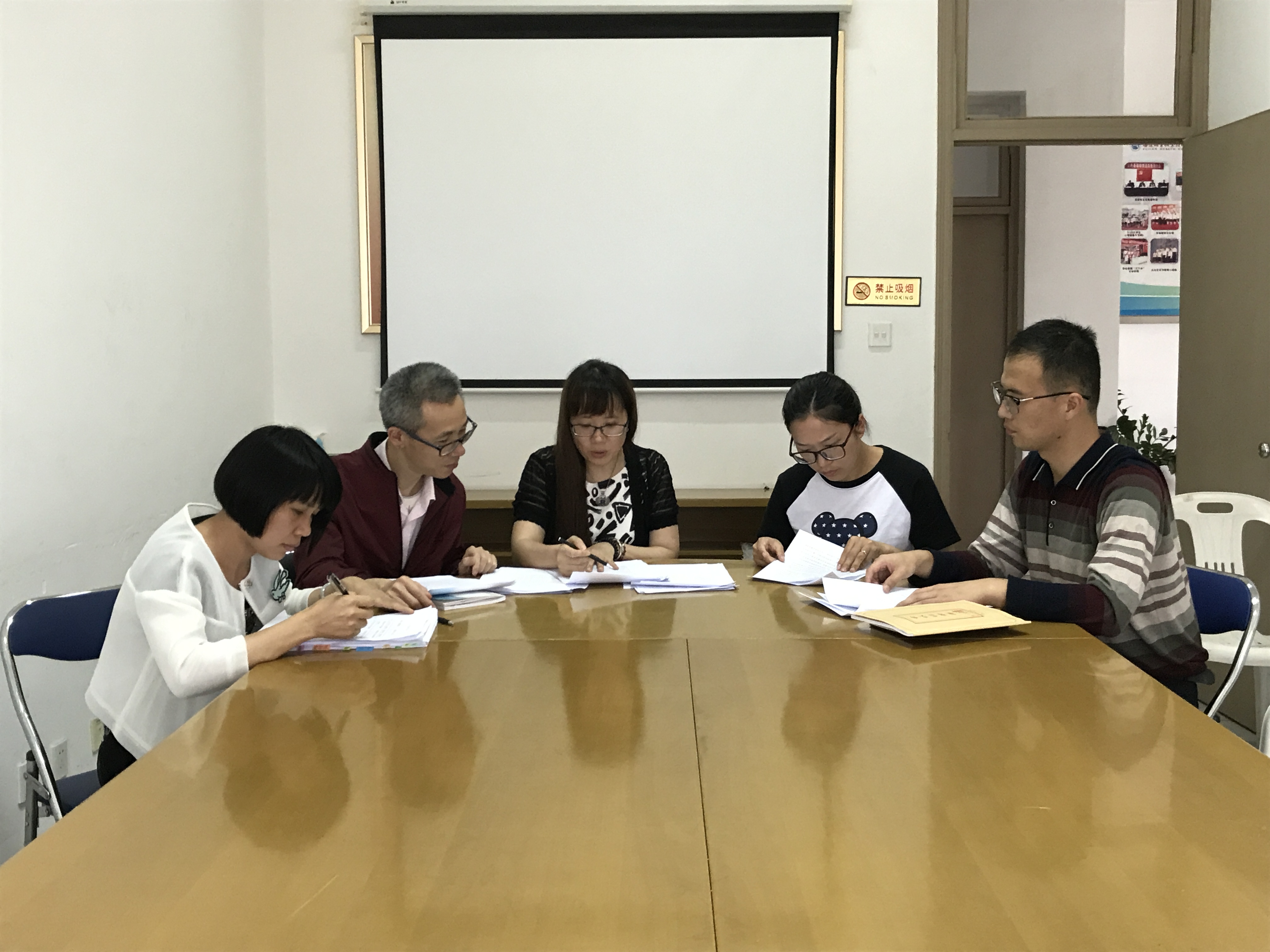 开云在线登录app入口举办“马克思主义能给予我们什么”主题征文活动
