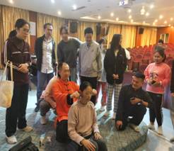 为师生推拿治疗2